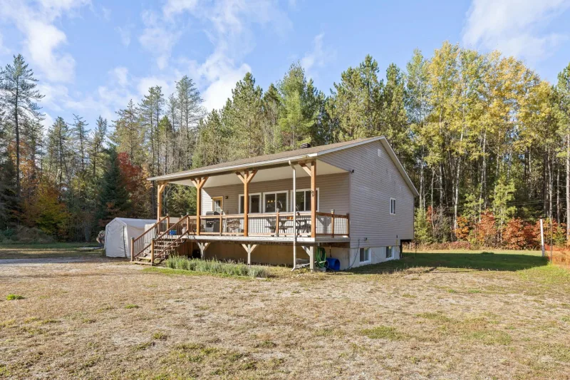 MLS: 22351863