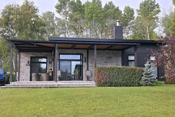 MLS: 22610562