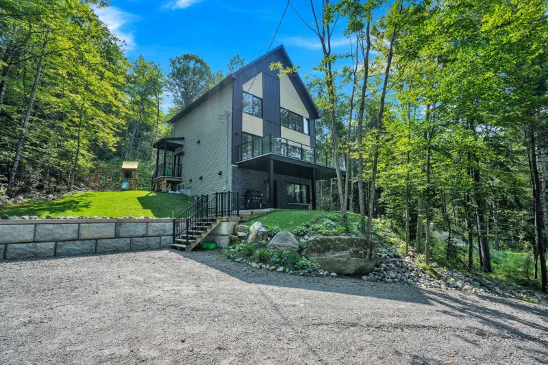 MLS: 28050593