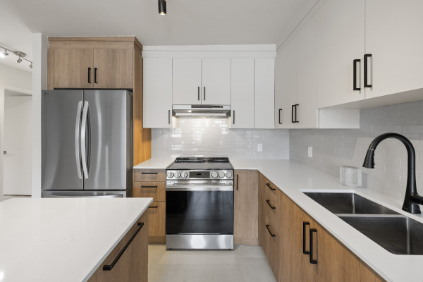 MLS: 28753594