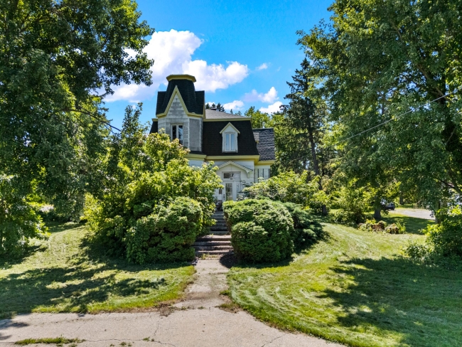 MLS: 16951438