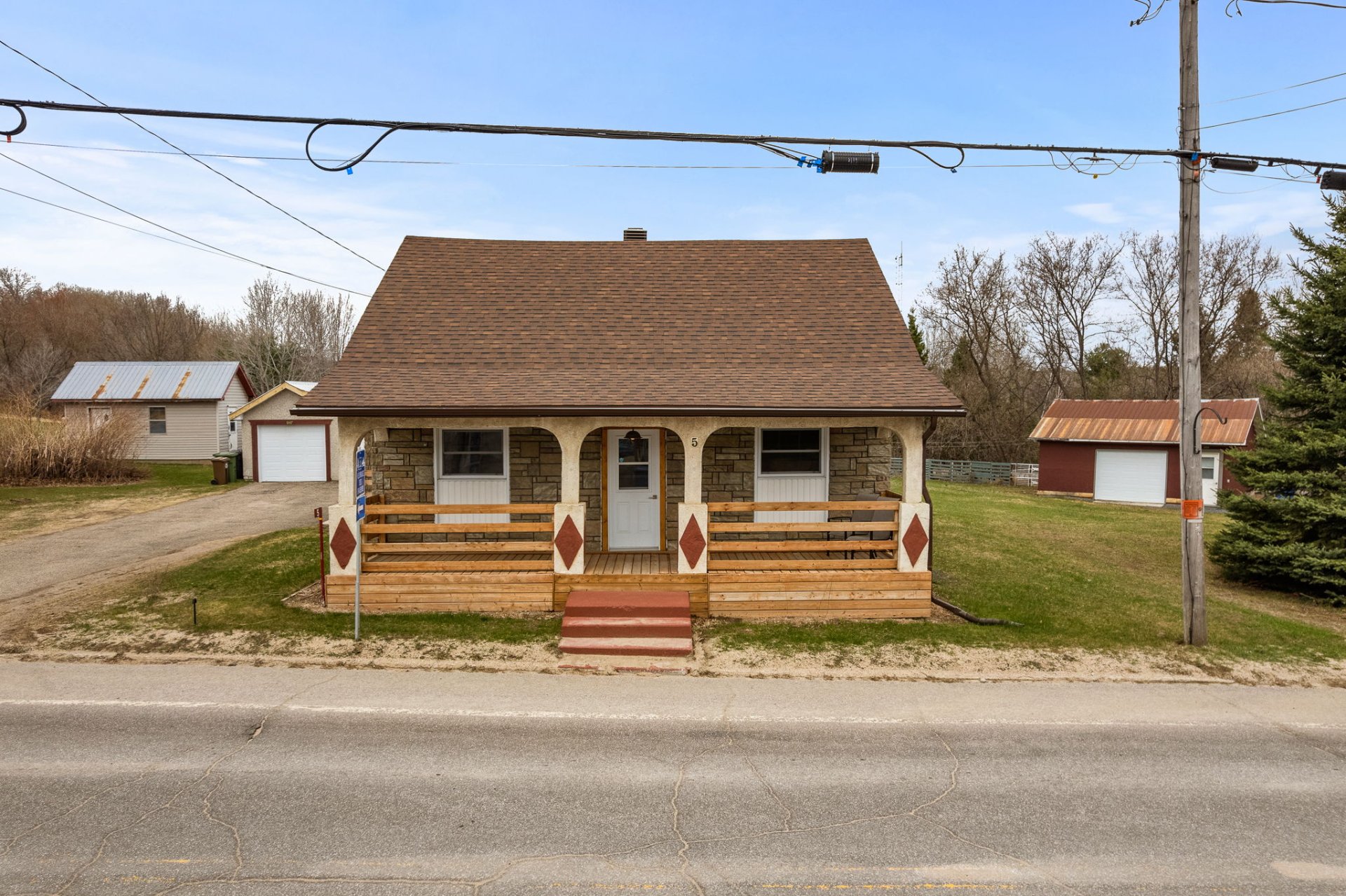 MLS: 17369151