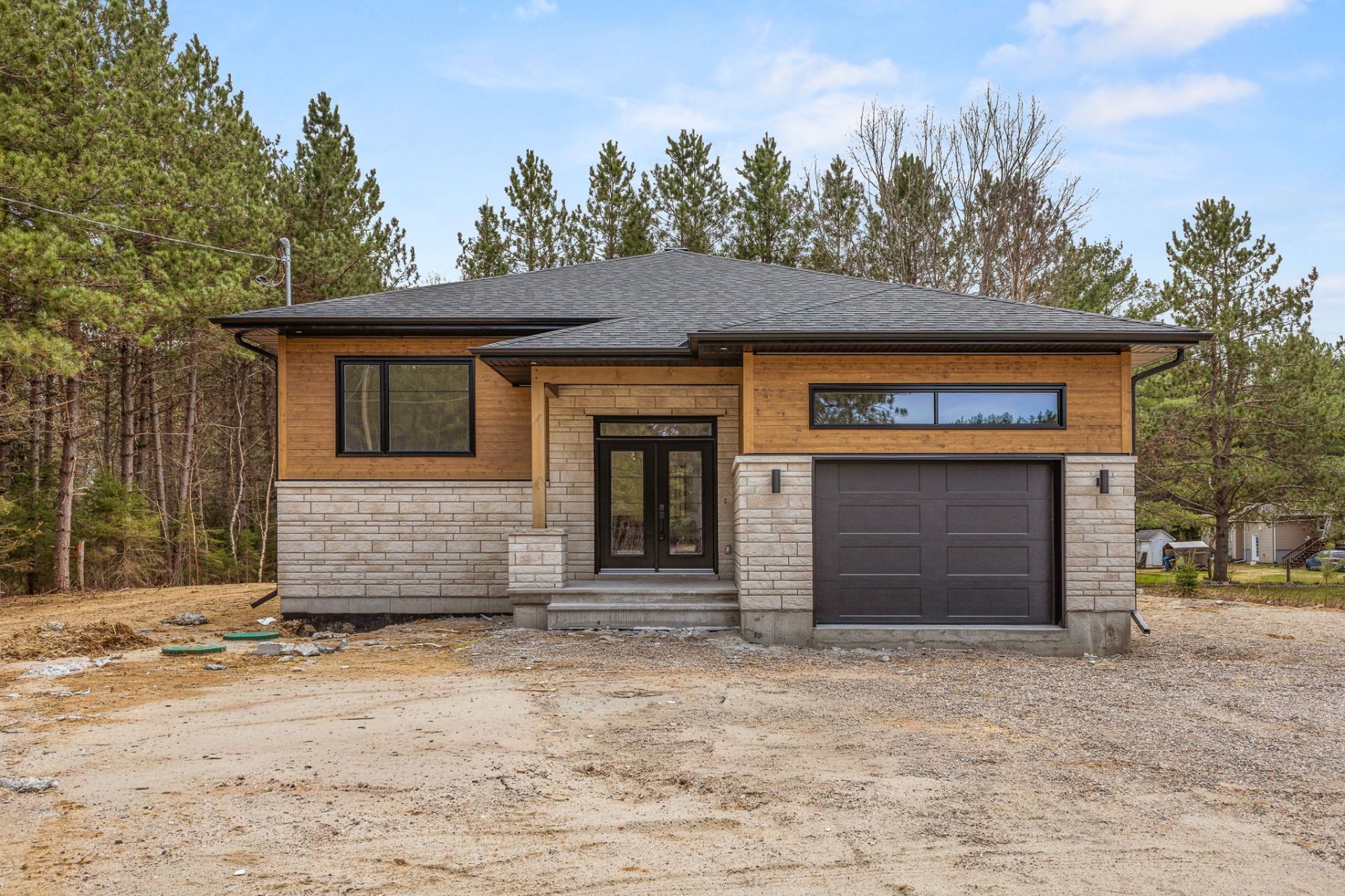MLS: 21386382