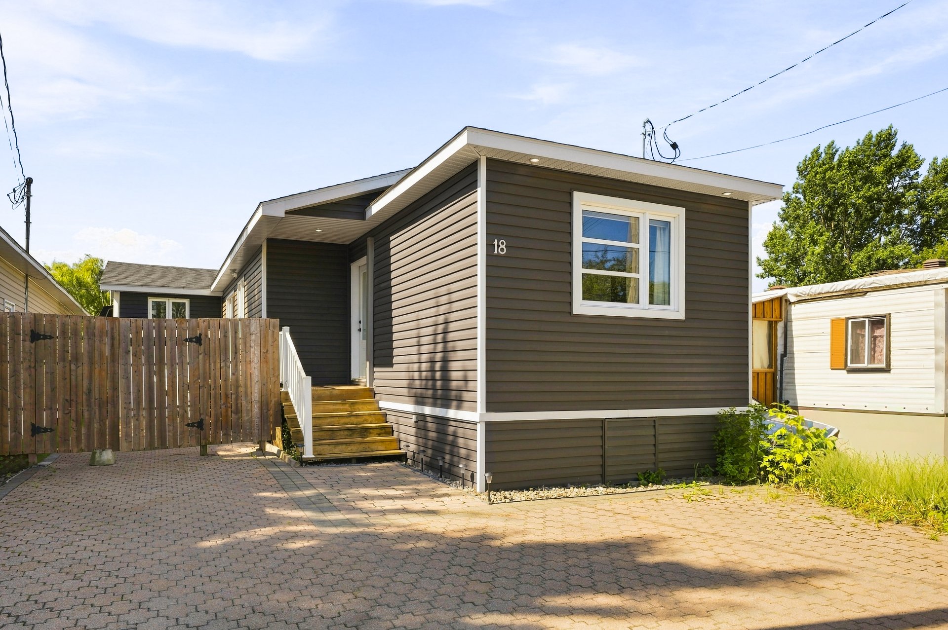 MLS: 22903254