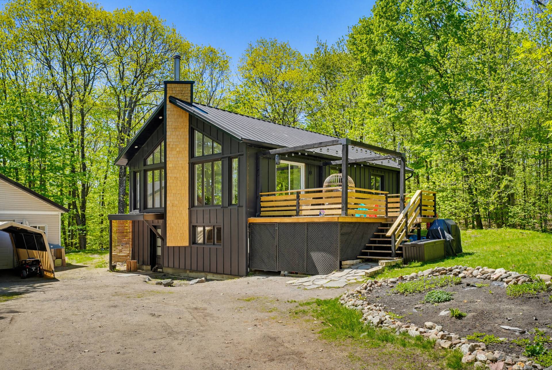 MLS: 22964113
