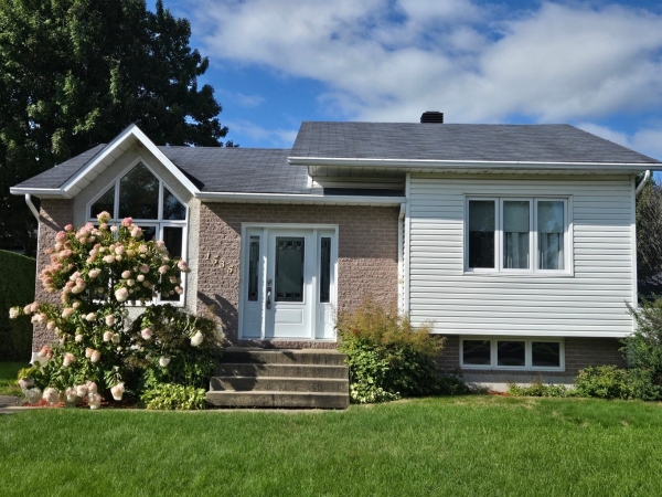 MLS: 23753278