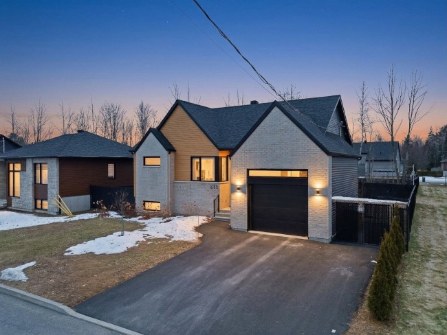 MLS: 26874840