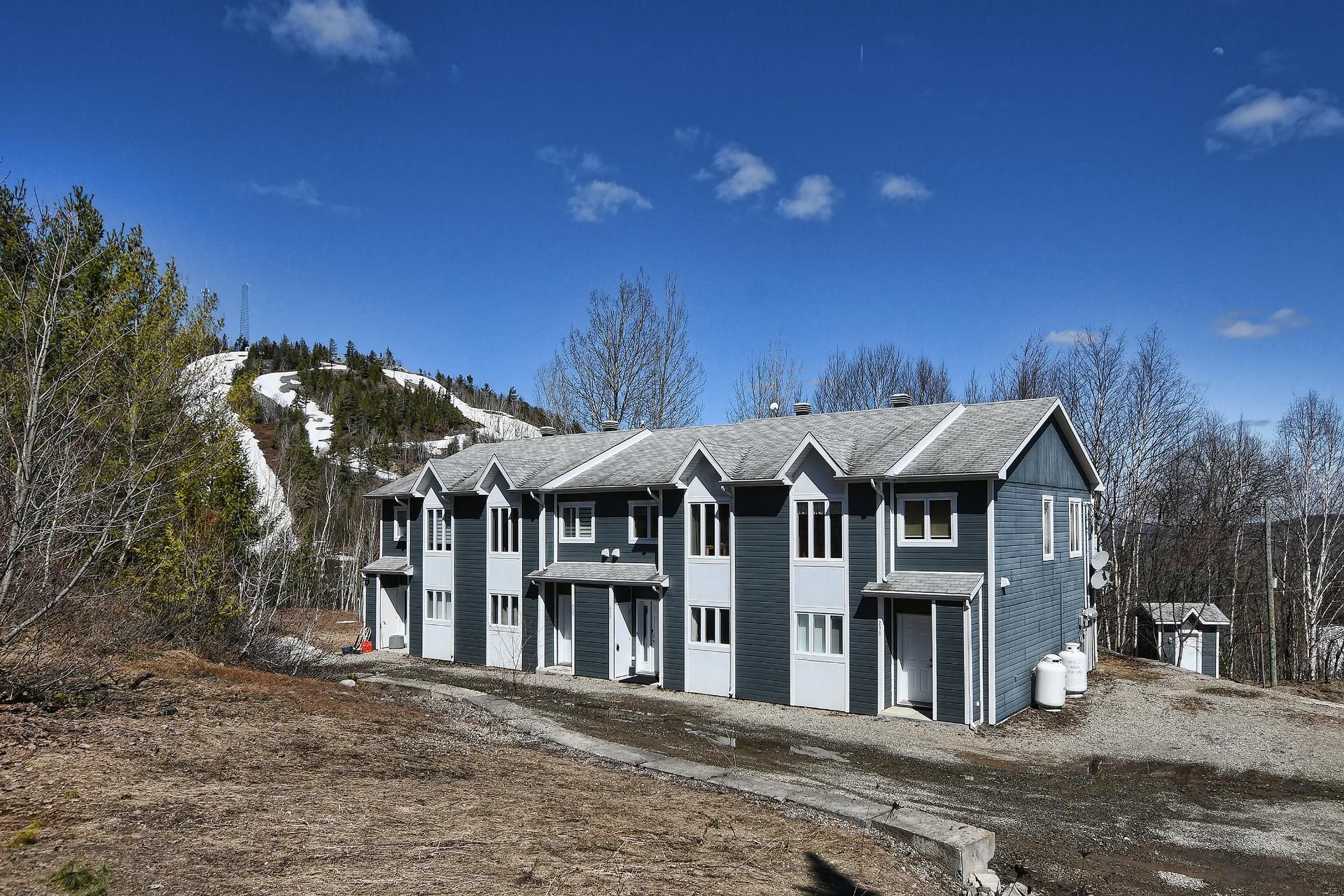 MLS: 27962758