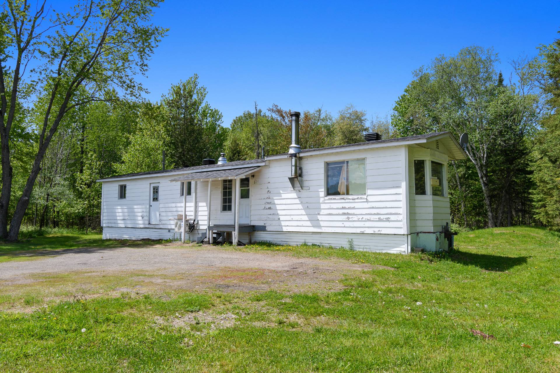 MLS: 28749004